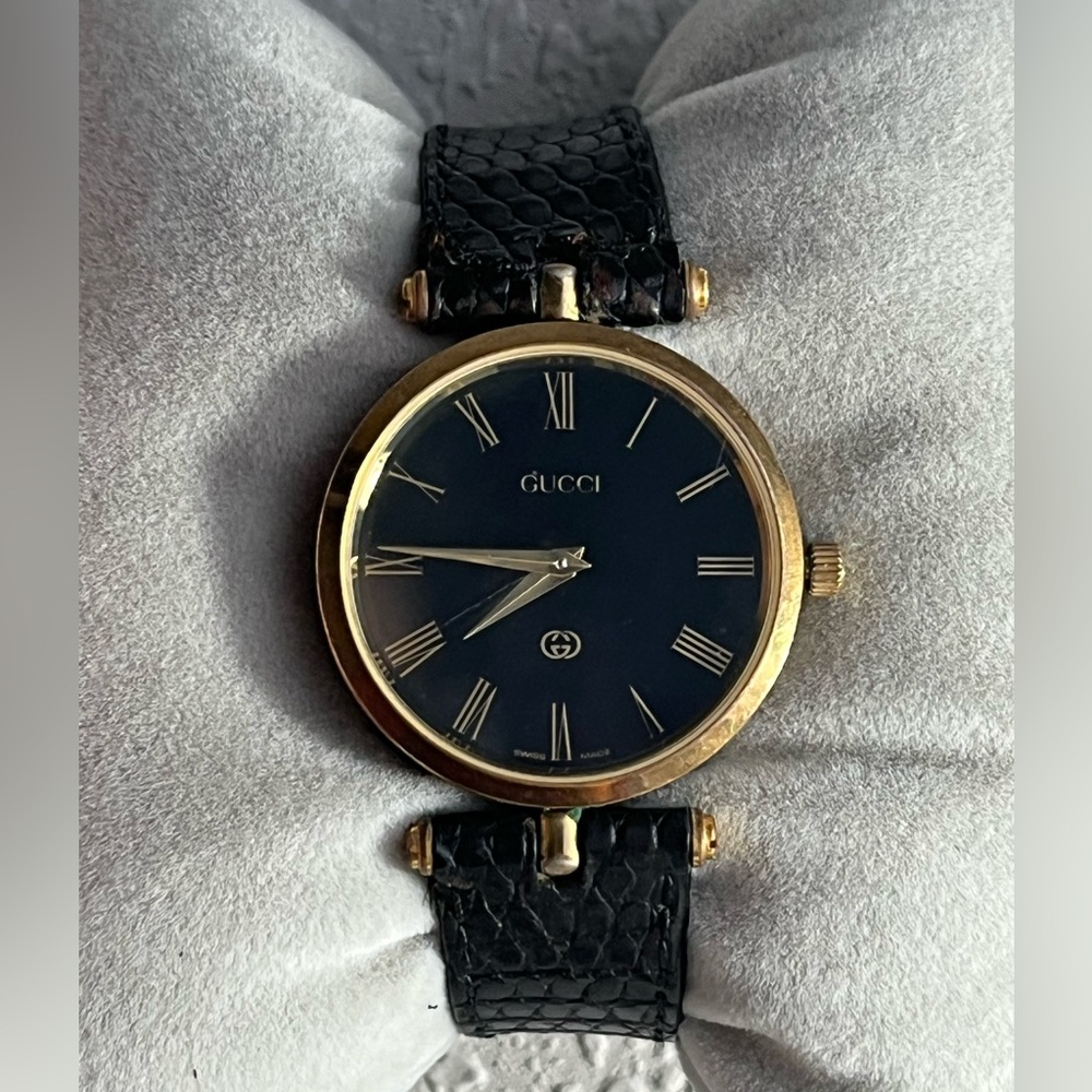 Gucci 2000M stacked Black and Gold Men's Watch